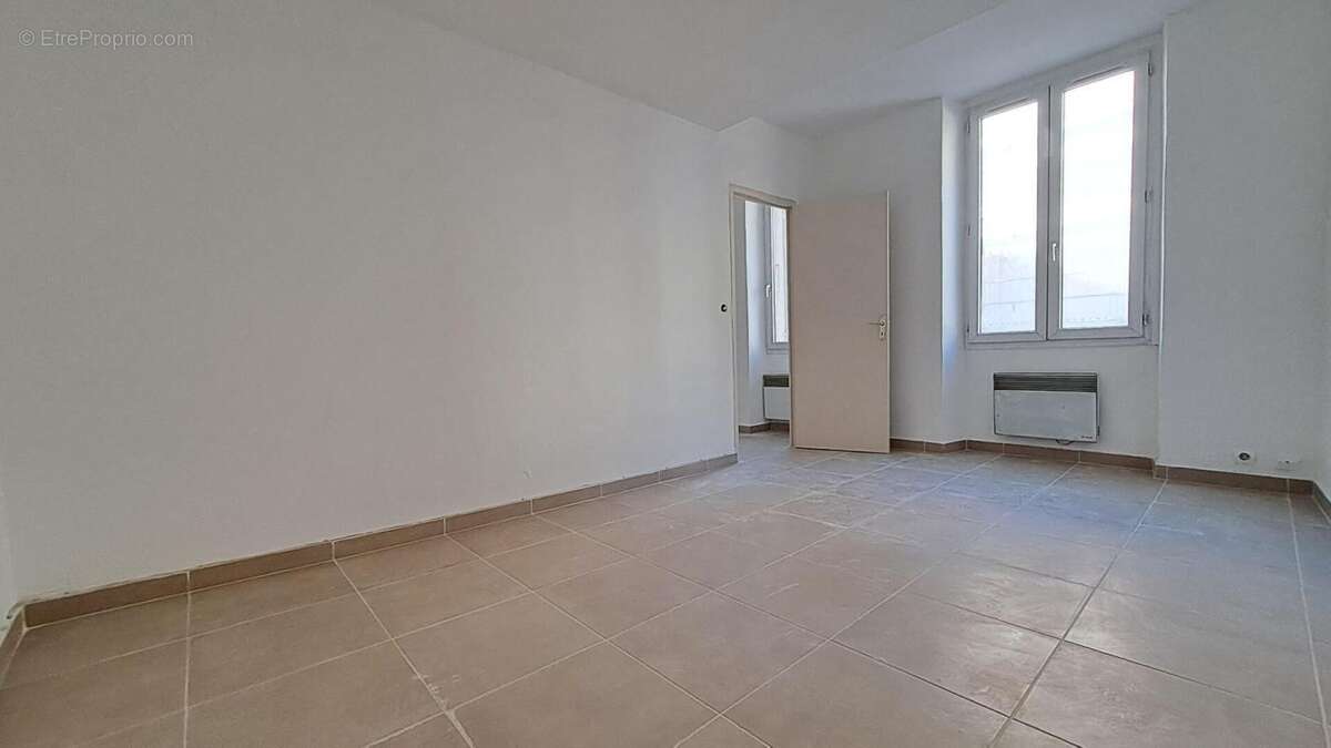 Appartement à MARSEILLE-5E
