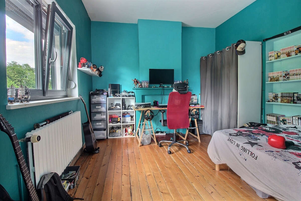 Maison familiale semi-plain-pied de 186m2 avec 5 chambres et 3 salle de bains. - photo 20