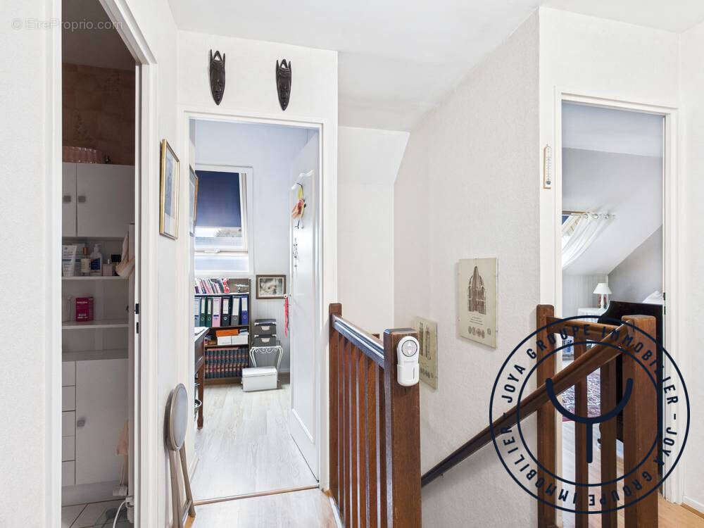 Maison à LA CHAPELLE-SAINT-LUC