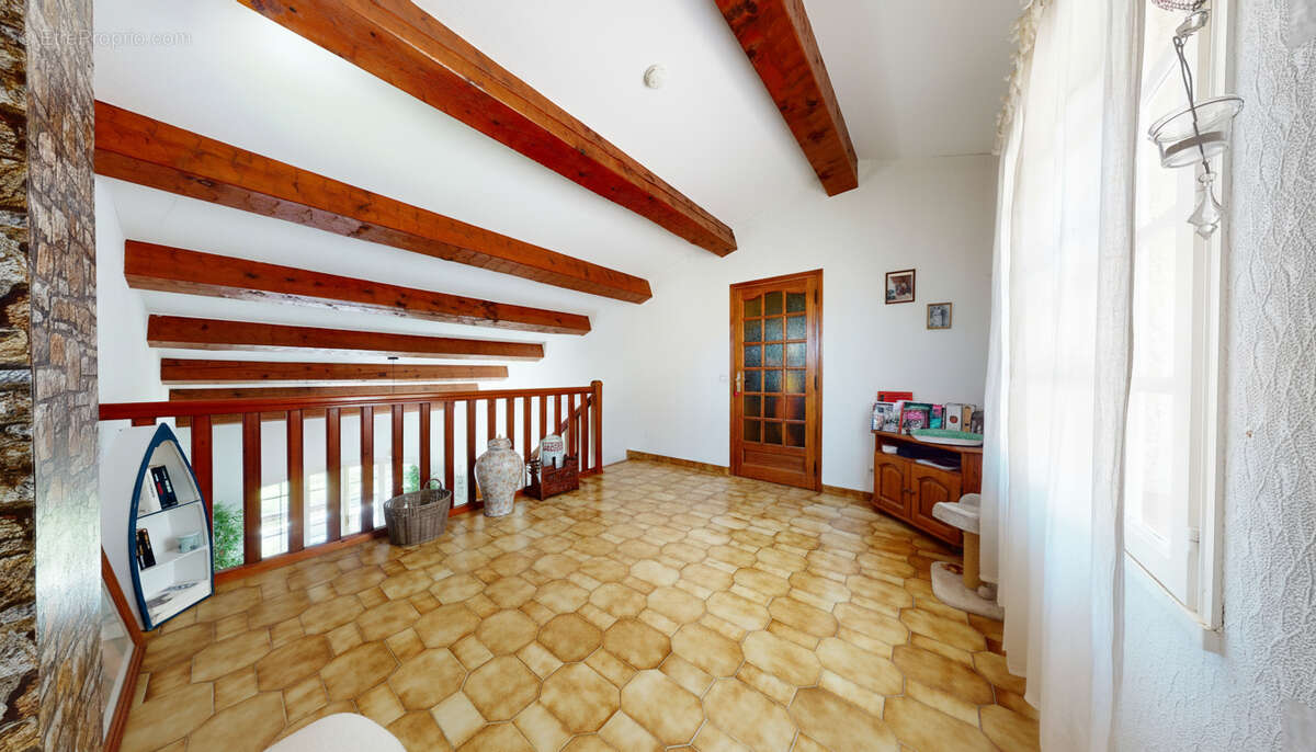 Maison à LES ISSAMBRES