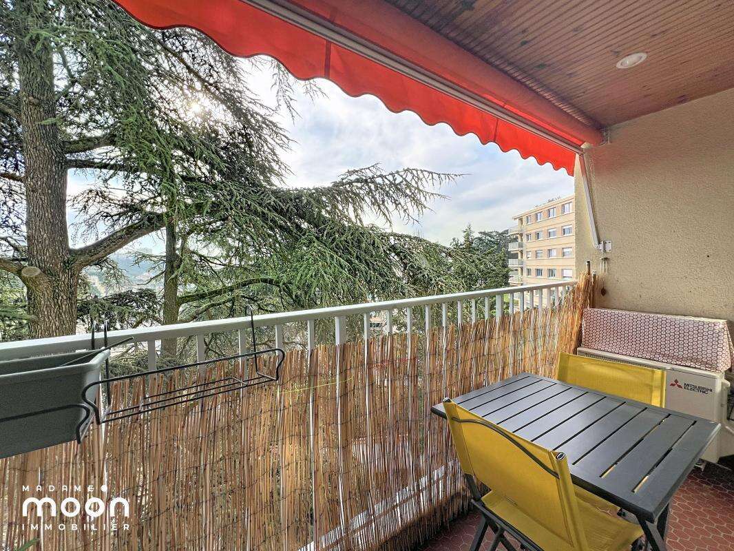 Appartement à OULLINS