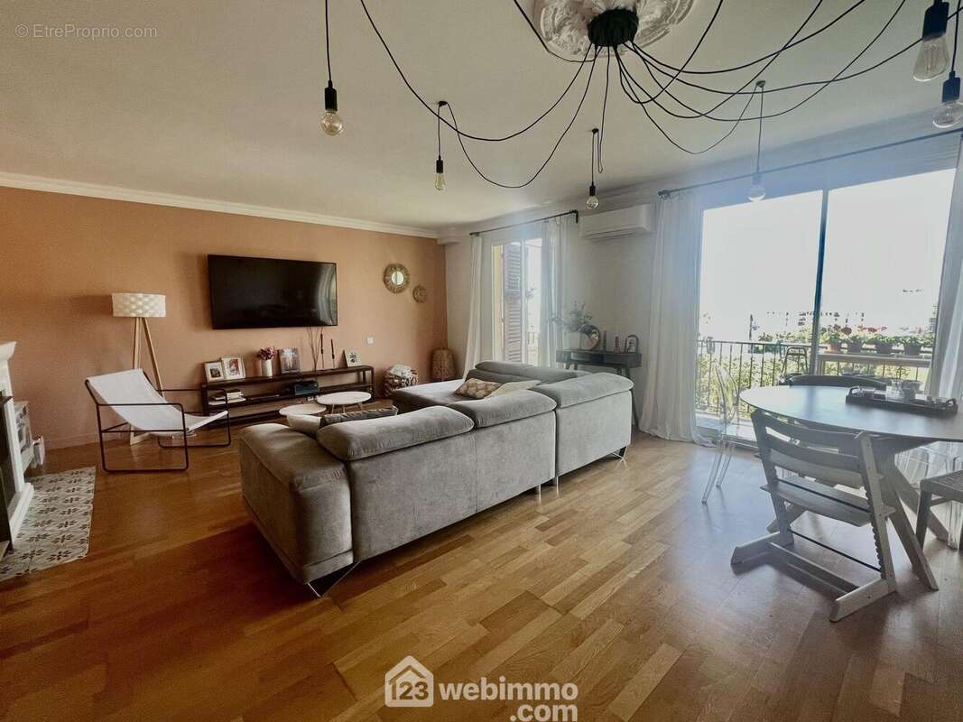 Le séjour confortable de 33m2 - Appartement à SAN-MARTINO-DI-LOTA