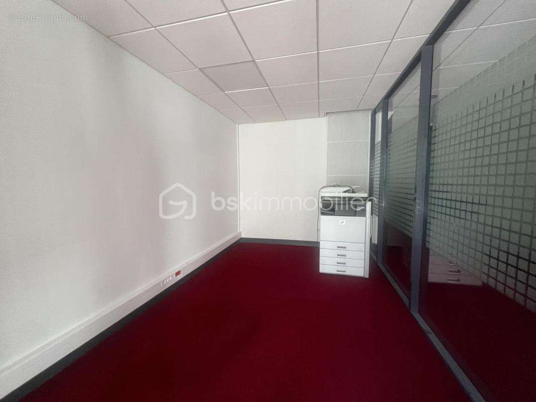 À Vendre – Local commercial / bureaux – 200 m² – Hyper-centre Châteauroux - photo 10