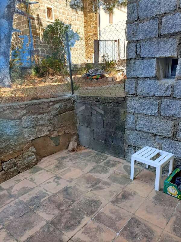 Appartement à MONACIA-D'AULLENE