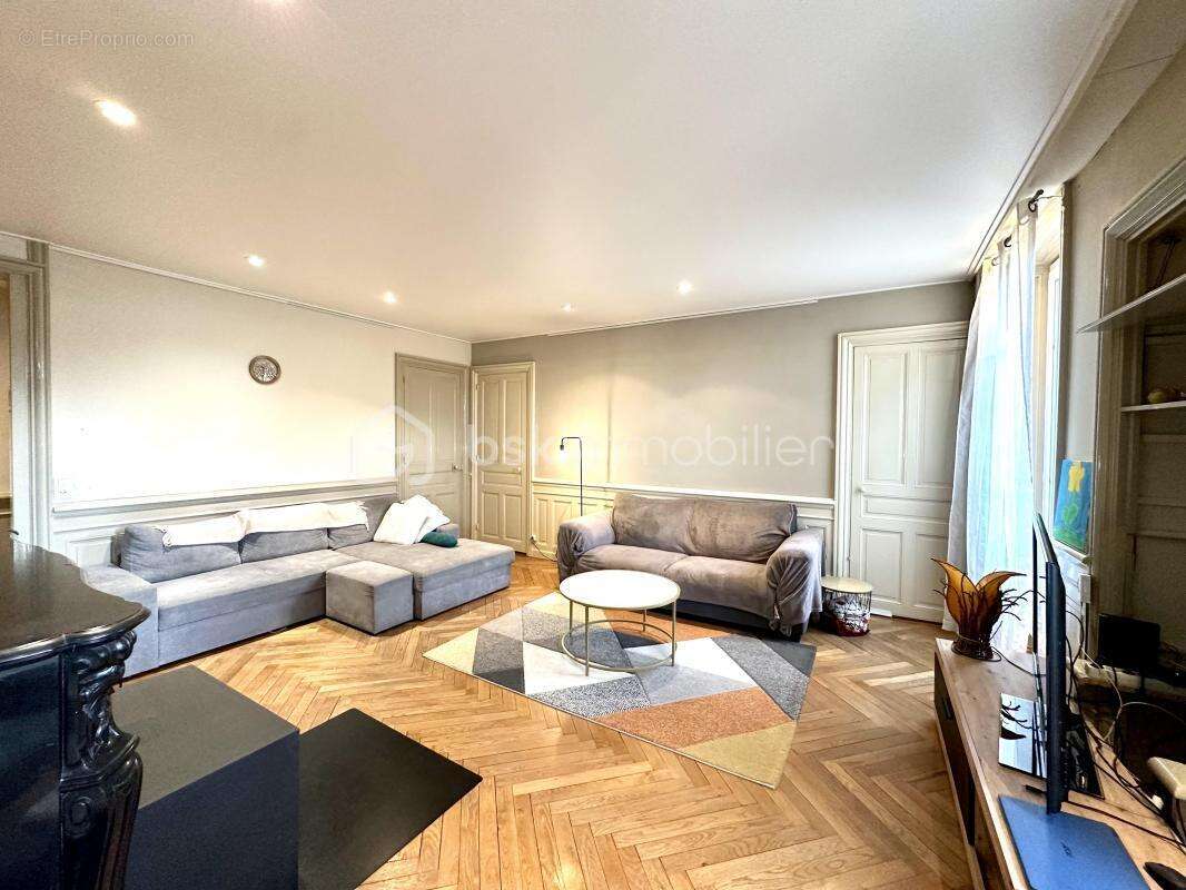 Appartement à LE COTEAU