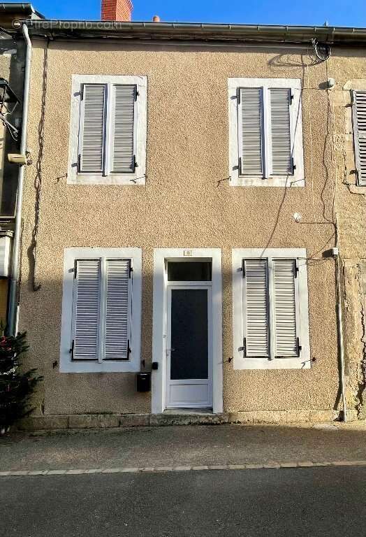 Appartement à MOULINS-ENGILBERT