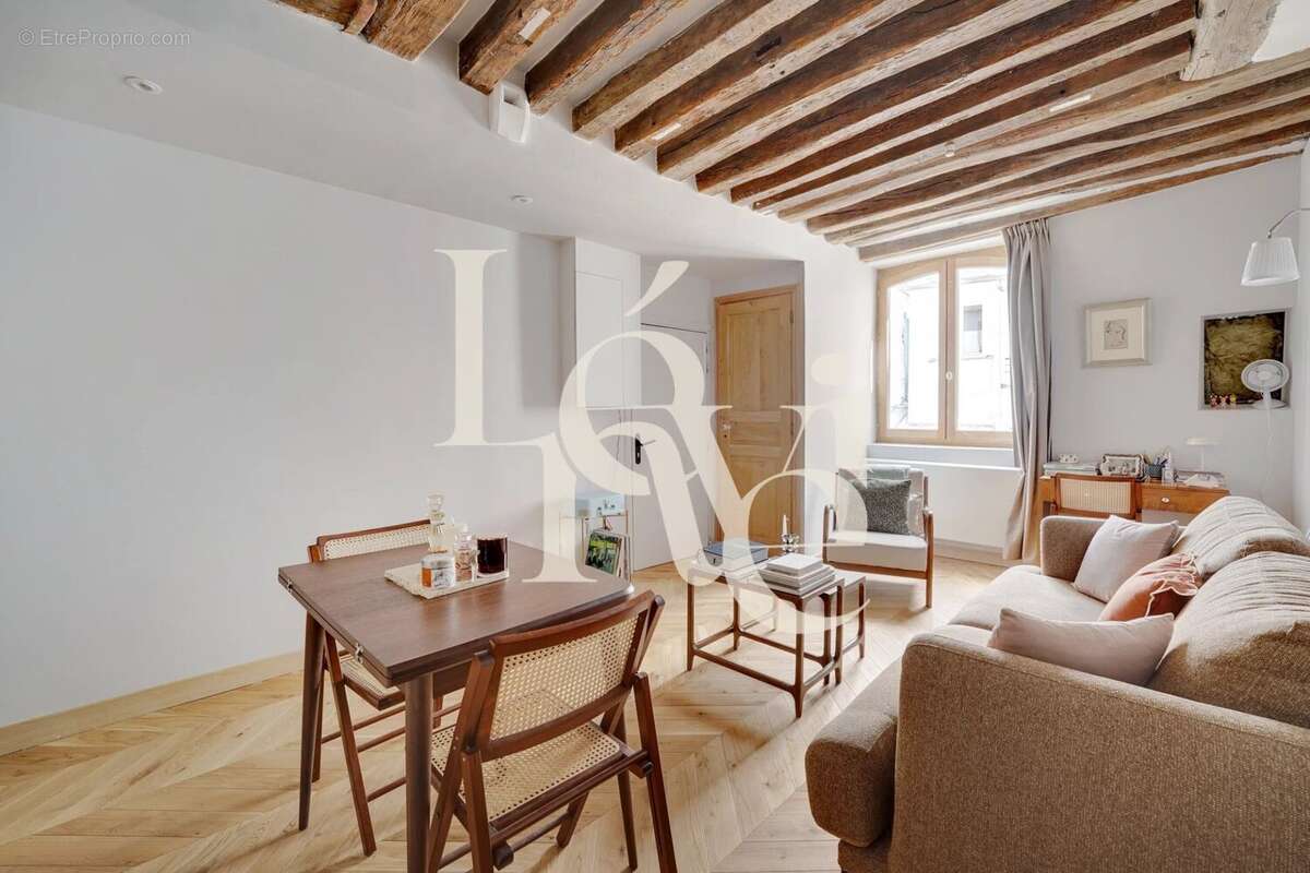 Appartement à PARIS-14E