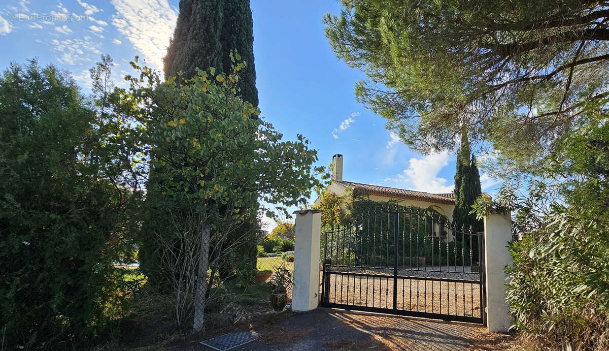 Maison à SAINT-GILLES