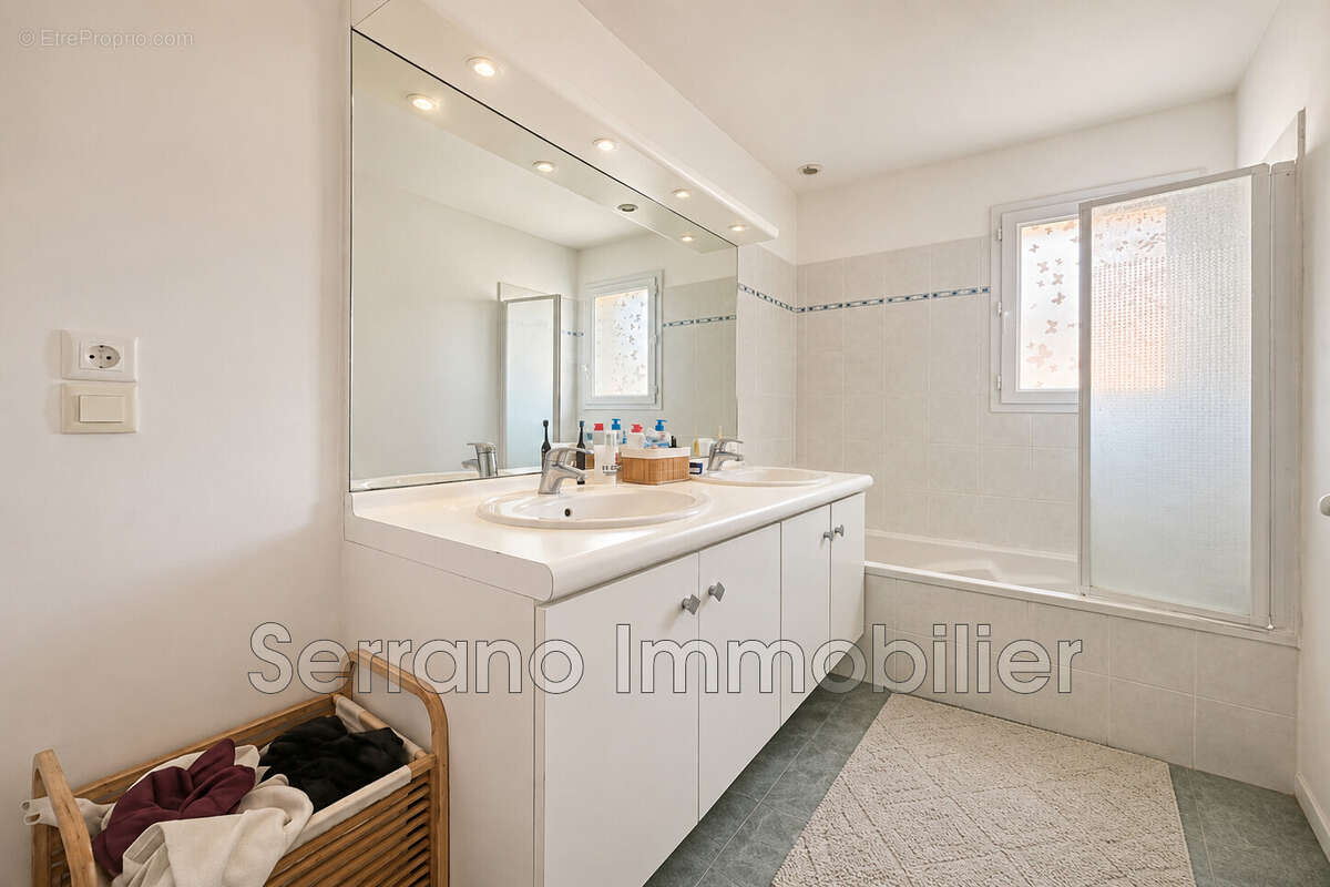 Maison 100 m² à Tarascon  - photo 3