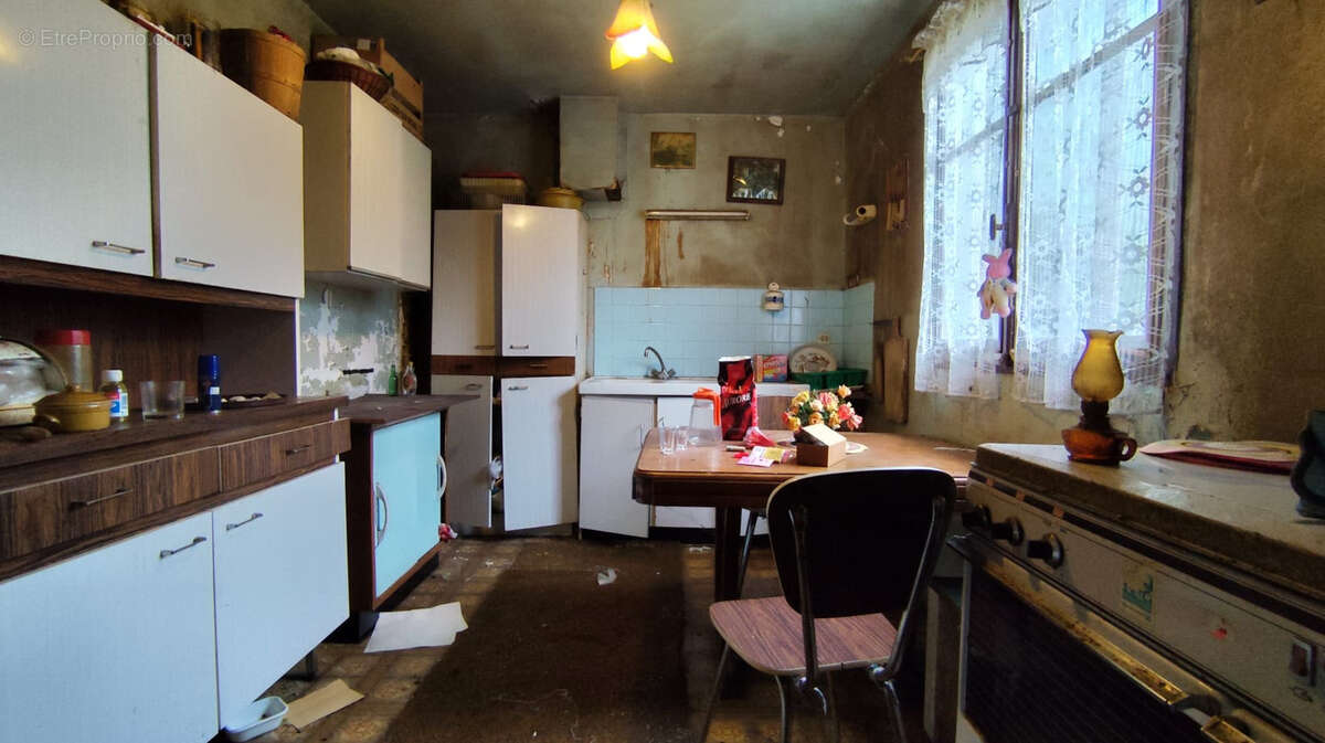 Maison à VERNEUIL-SUR-SERRE