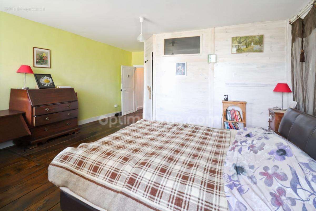 Maison de Charme et de Caractère de 353 m² - 9 Pièces - 6 Chambres sur parcelle de 662 m² - BELLAC 87300 - photo 23