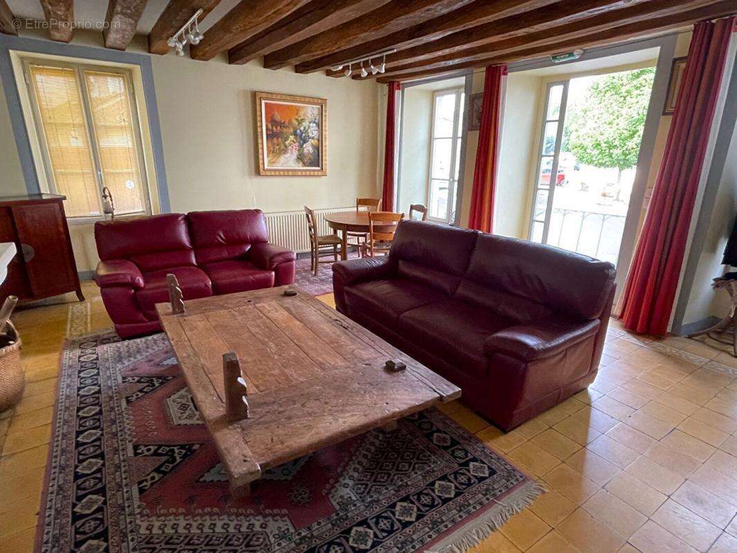 Ancien Hôtel/ secteur touristique/ 9 pièce(s) 203 m2 - photo 3