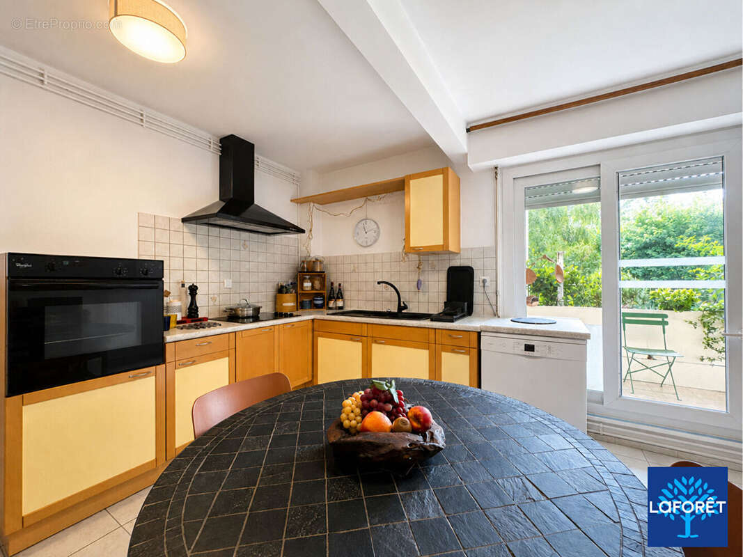 Appartement 3 pièces  95 m² , Résidence Marin la Meslée,  À deux pas du parc de la Rhonelle - photo 9