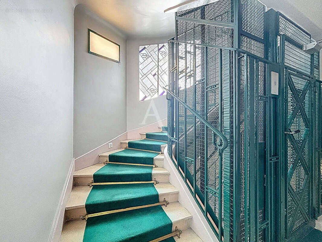 Appartement à PARIS-14E