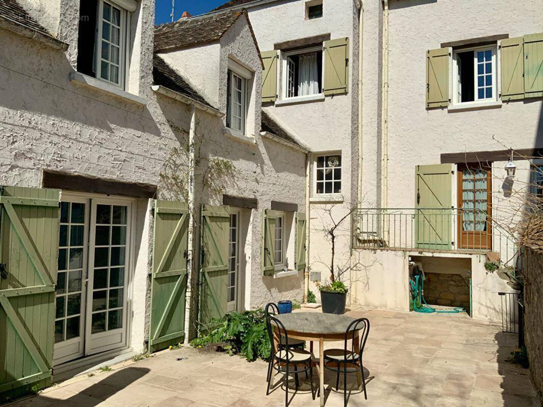 Maison à SAMOIS-SUR-SEINE