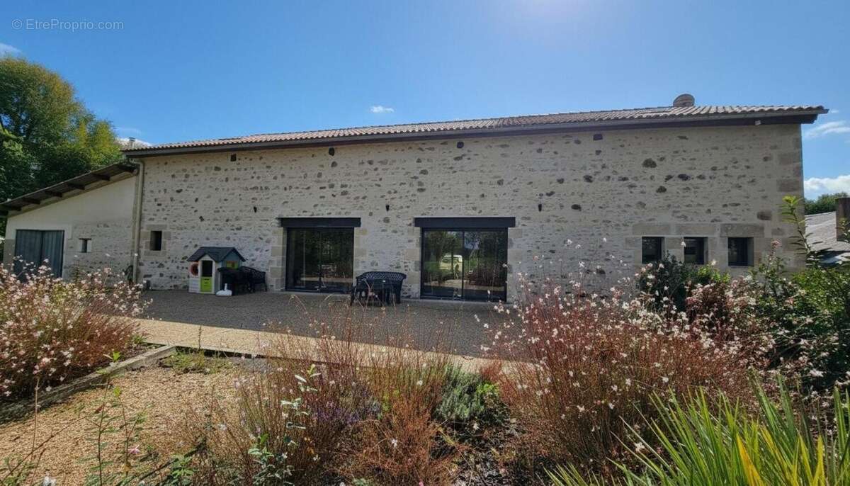 Photo 5 - Maison à ADRIERS