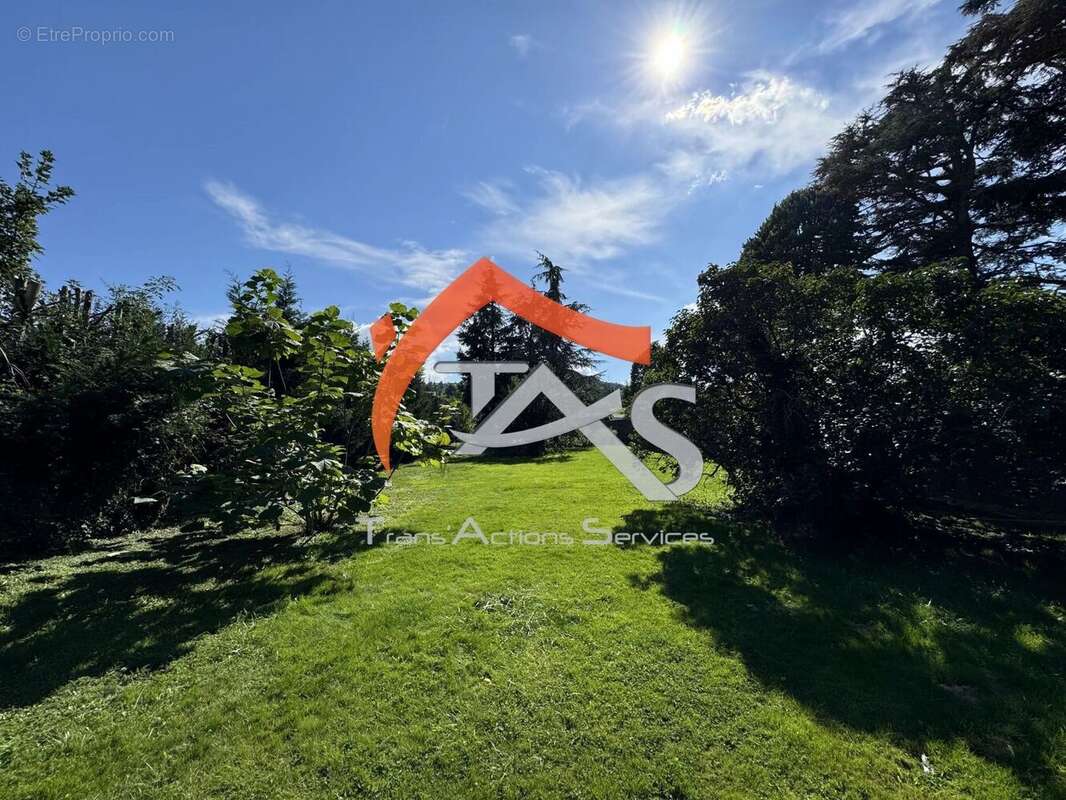 Terrain à SAINT-CHAMOND