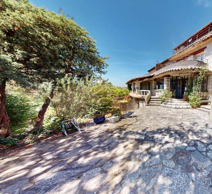 Appartement 2 pieces en rdj de 67 m² à vence - photo 2