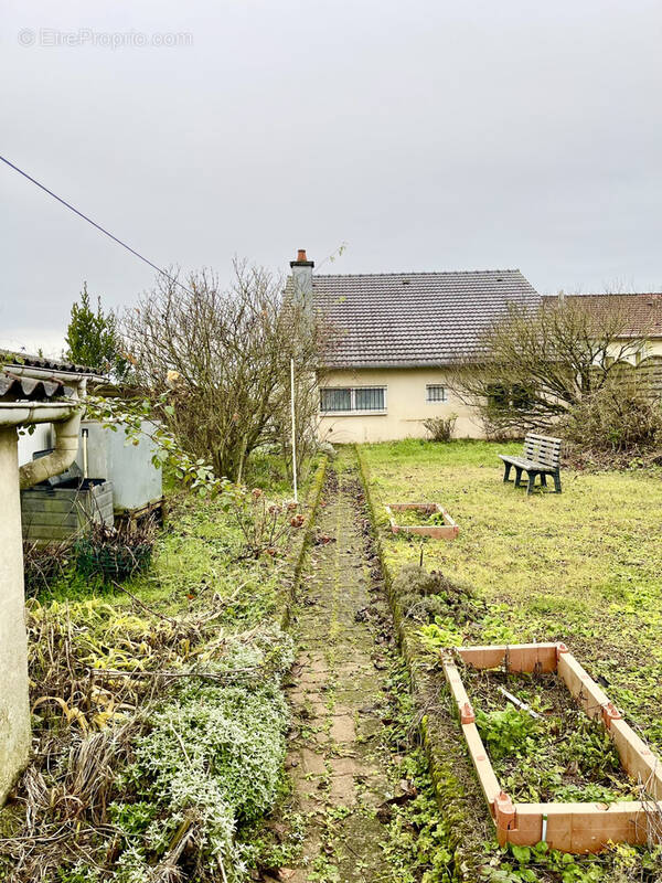 Maison à AUDUN-LE-ROMAN