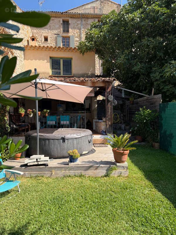 Le Broc : Maison de village 5 Pièces avec dépendance et jardin - photo 2