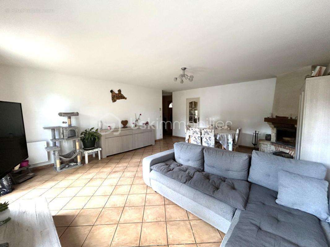 Maison à LONGUEVILLE