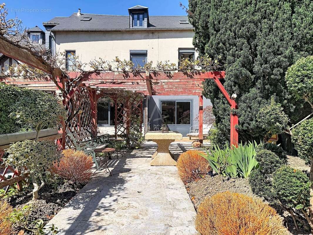 Maison à PONT-L'EVEQUE