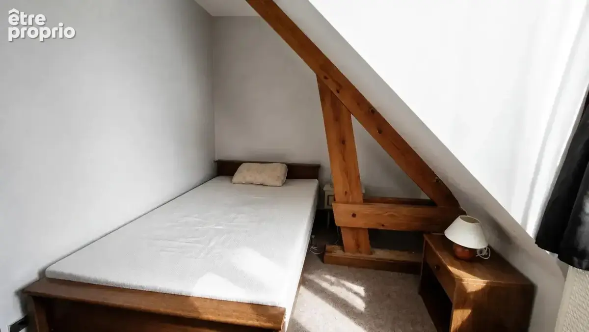 Maison de 8 pièces de 180 m² divisée en 4 appartements - photo 9