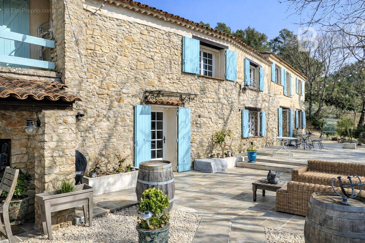 Maison à MEOUNES-LES-MONTRIEUX