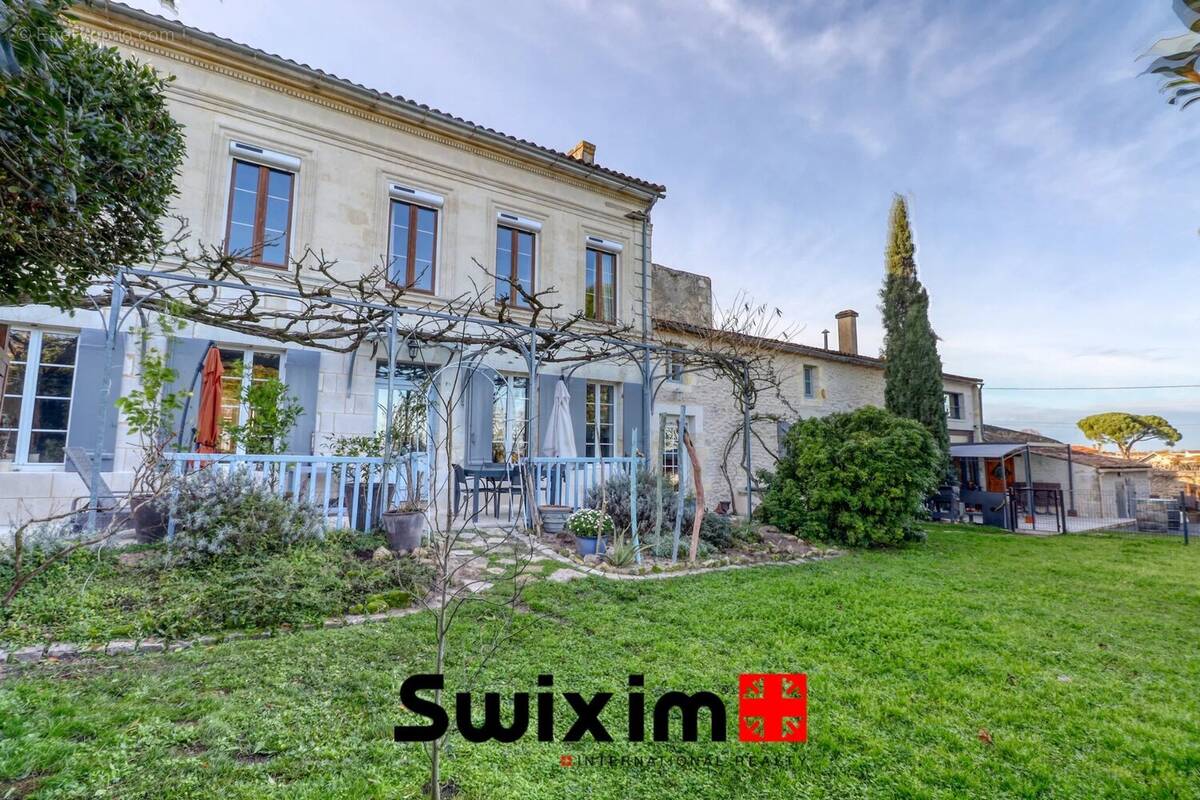 Maison à SAINT-ESTEPHE