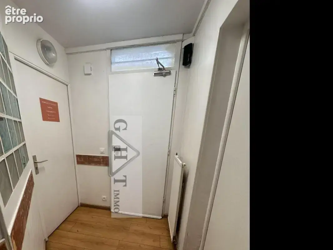Local professionnel 120 m² - photo 9