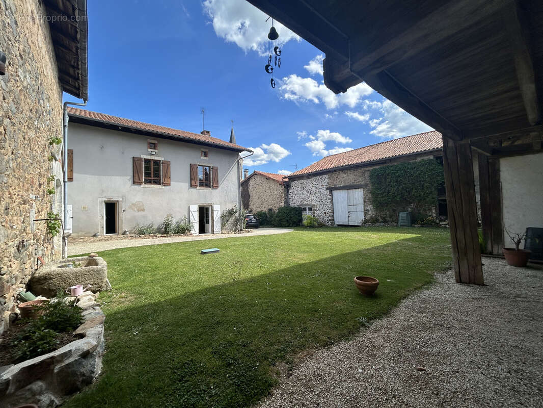Maison à MASSIGNAC