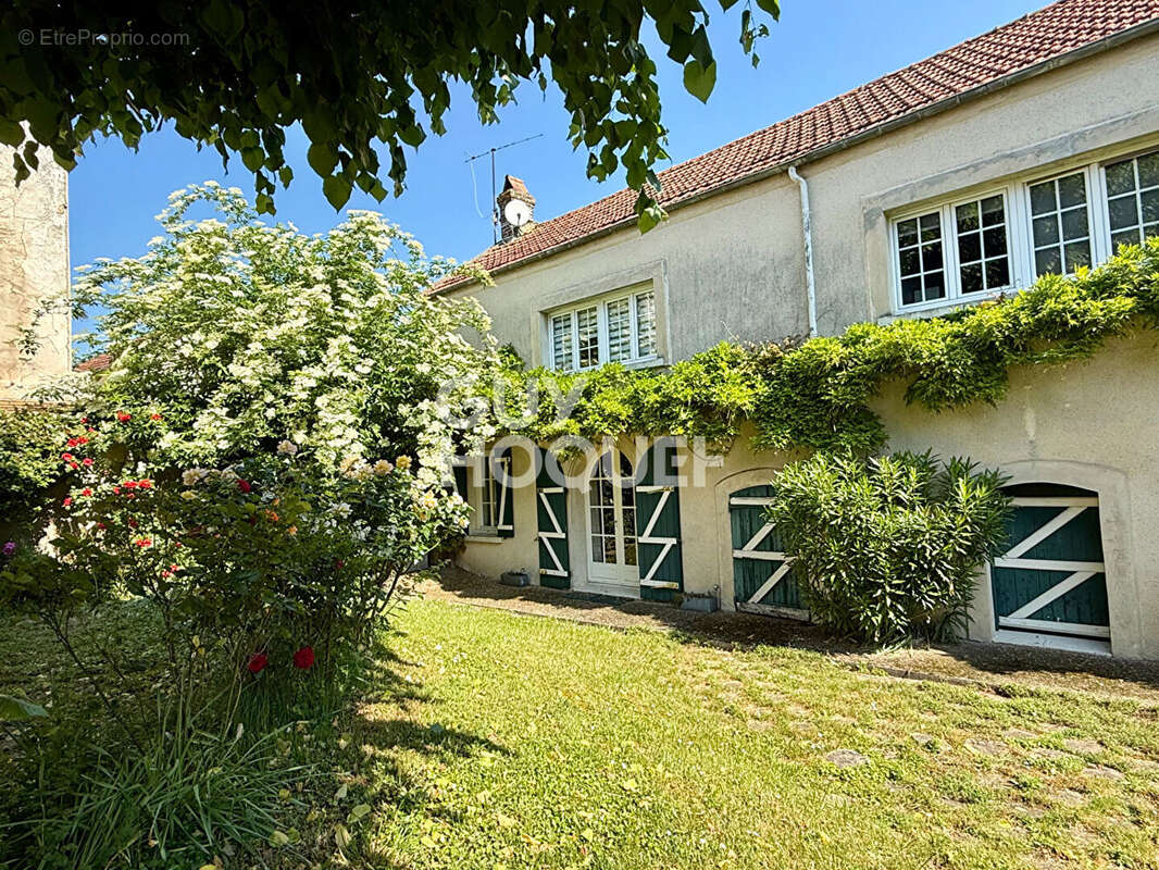 Maison à MEZIERES-SUR-SEINE