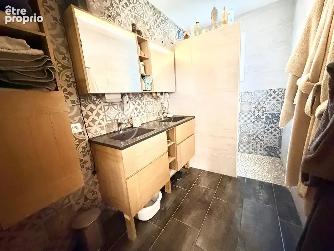Maison Ouveillan T5 de  175 m2 avec piscine - photo 10