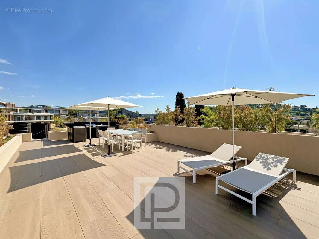 Appartement à MOUGINS