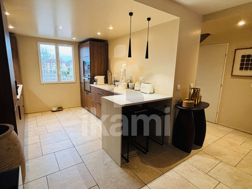 Maison à SALAISE-SUR-SANNE