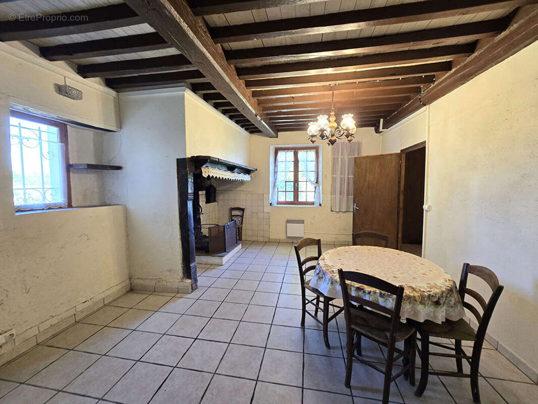 Maison à DOAZON