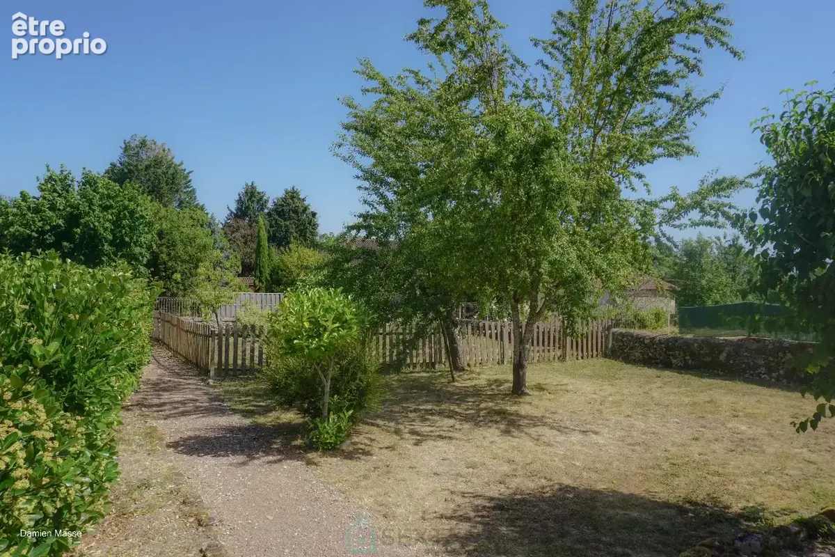Charmante demeure en pierre, nichée sur les hauteurs de la petite Venise du Périgord. - photo 6