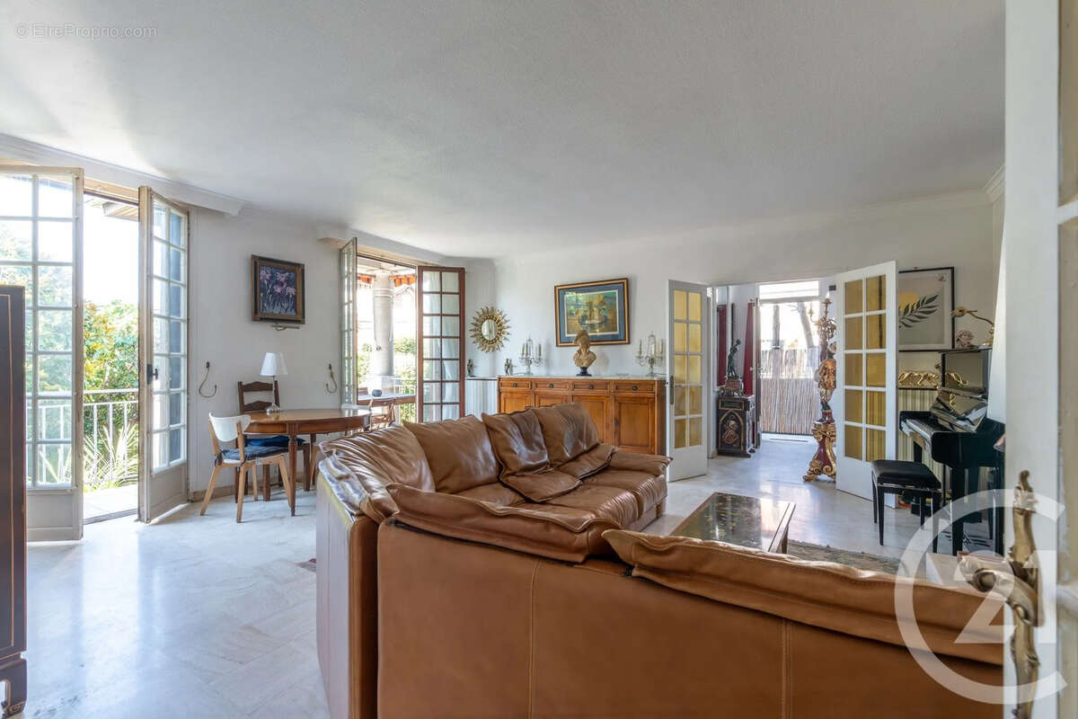 Maison à SAINT-MAUR-DES-FOSSES