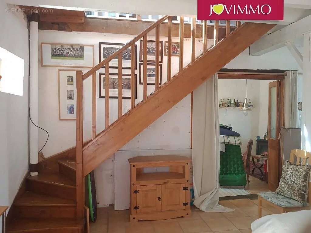 Maison à BUXIERES-SOUS-MONTAIGUT