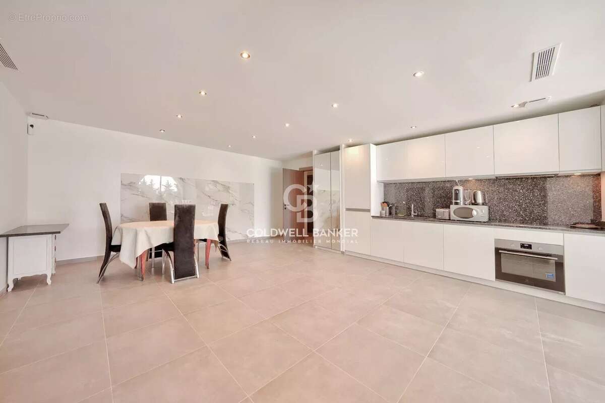 Maison à MOUGINS