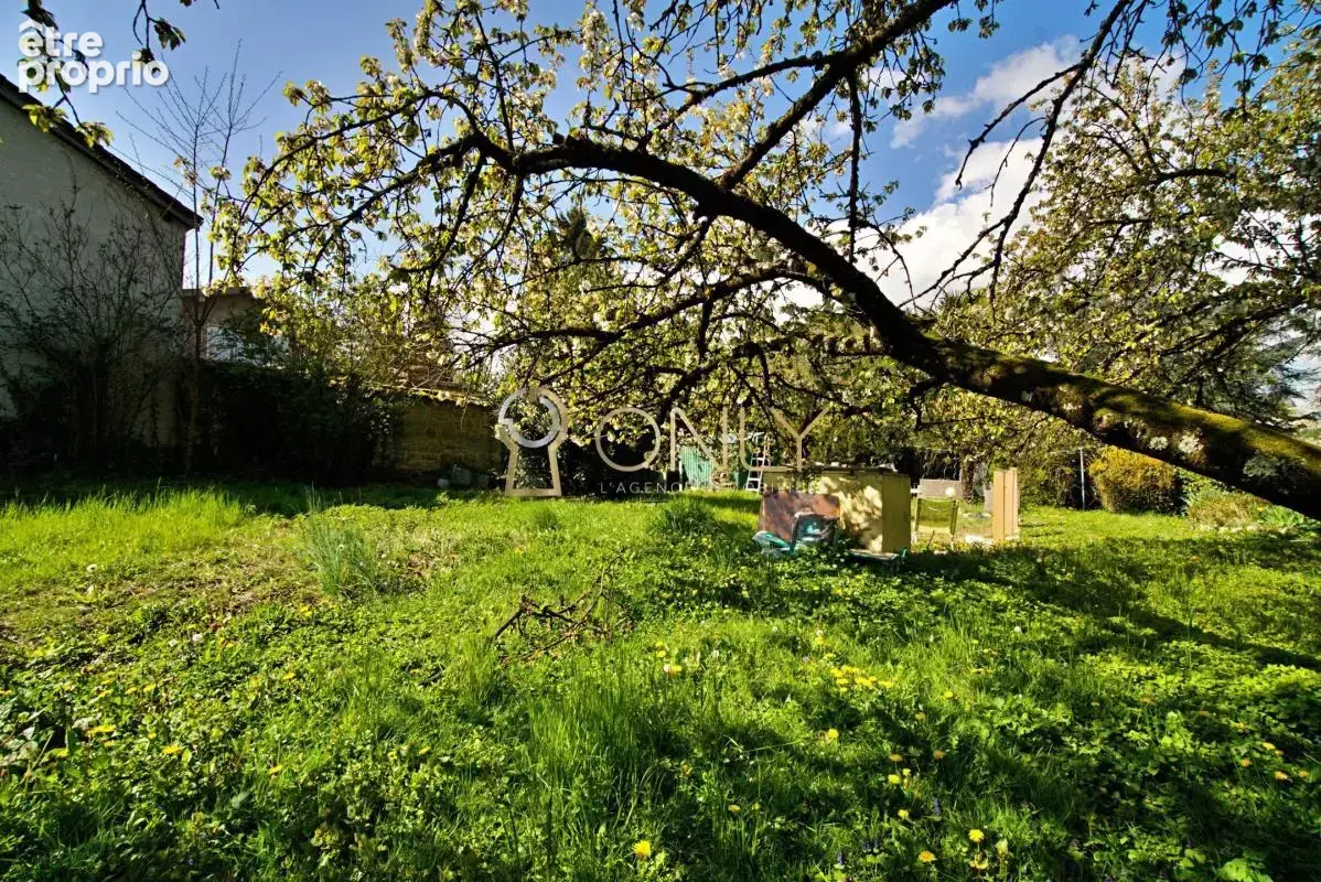 Chasselay - Terrain constructible de 541 m² - photo 2