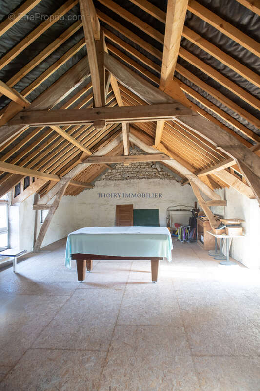 Propriété du 19e siècle en pierres apparentes de 210 m2 habitables + dépendance sur 1281 m2 de terrain - photo 22