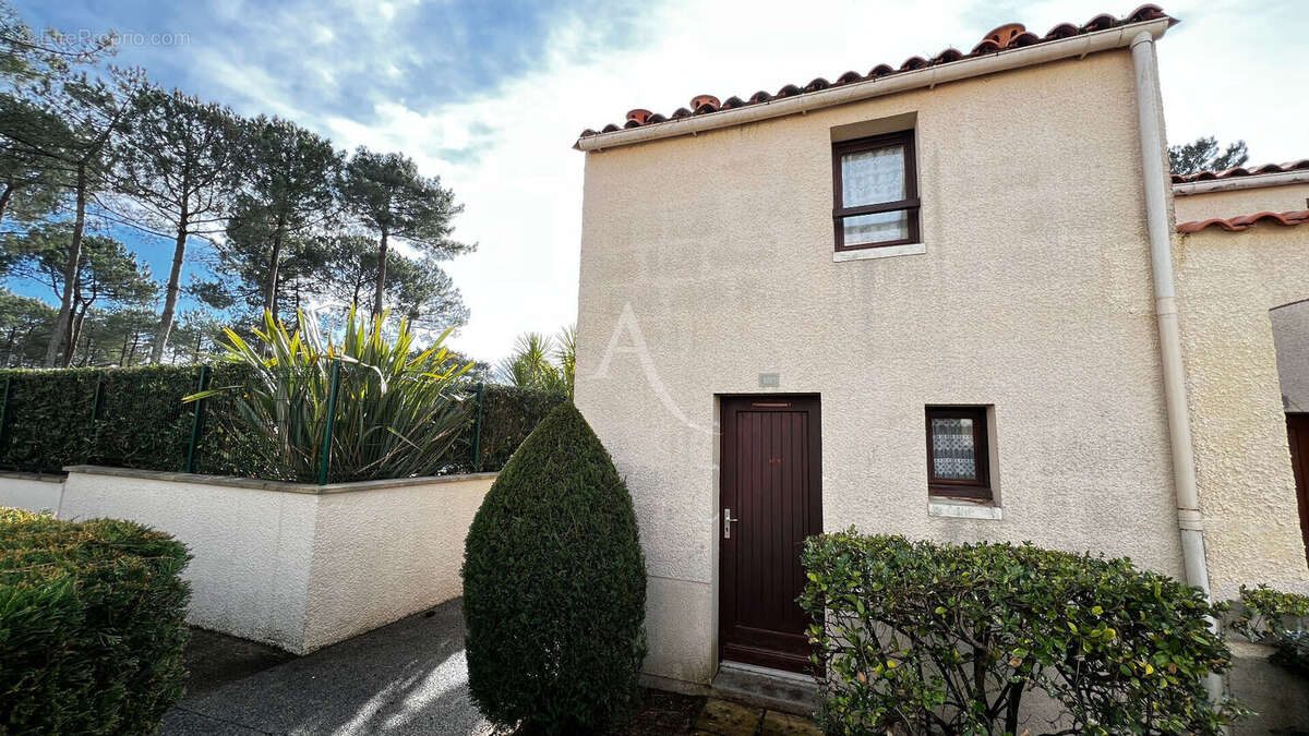 Maison à LES MATHES
