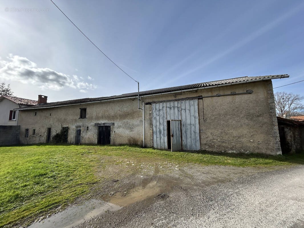 Maison à SAINT-LAURENT-DE-CERIS