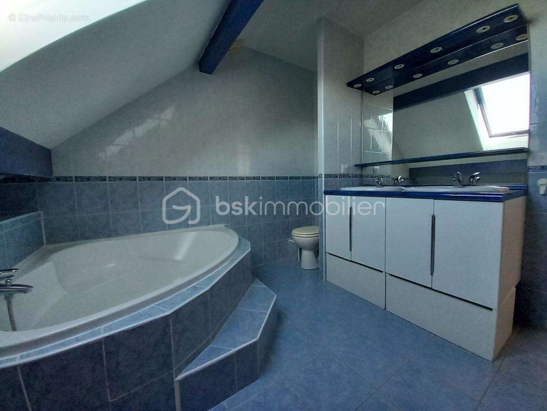 Maison à BEAUCROISSANT