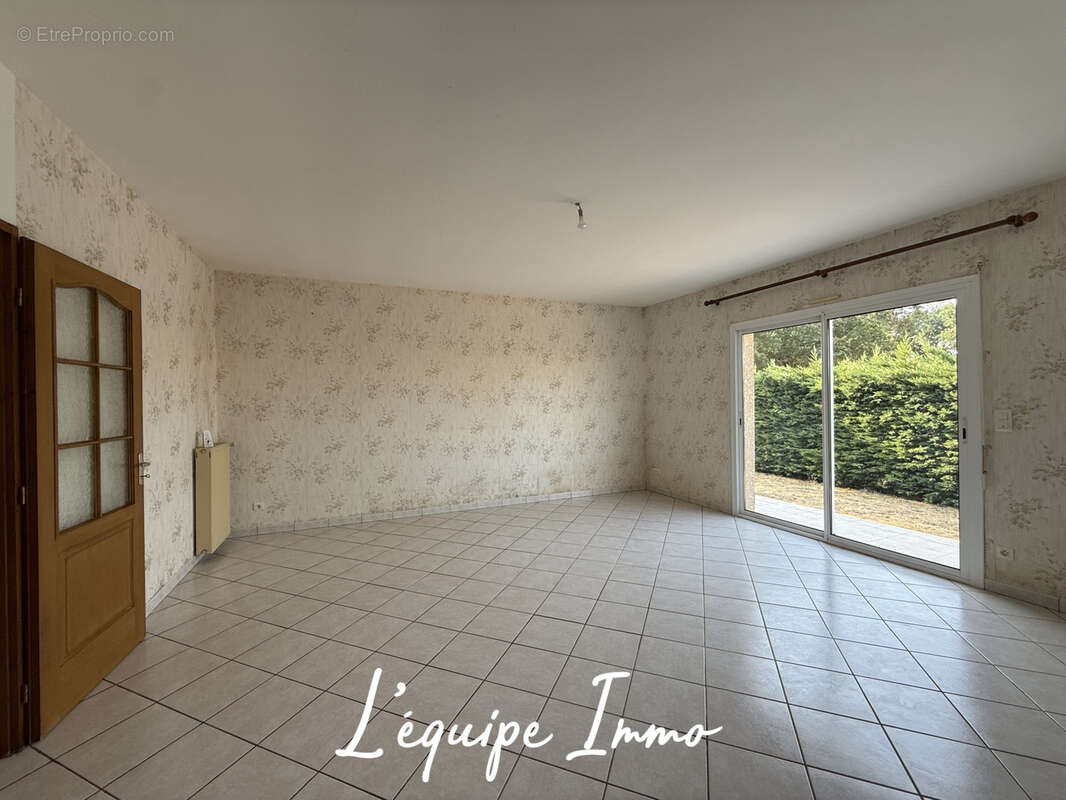 Maison T4 de 113m2 sur 2230m2 en pleine campagne. - photo 3