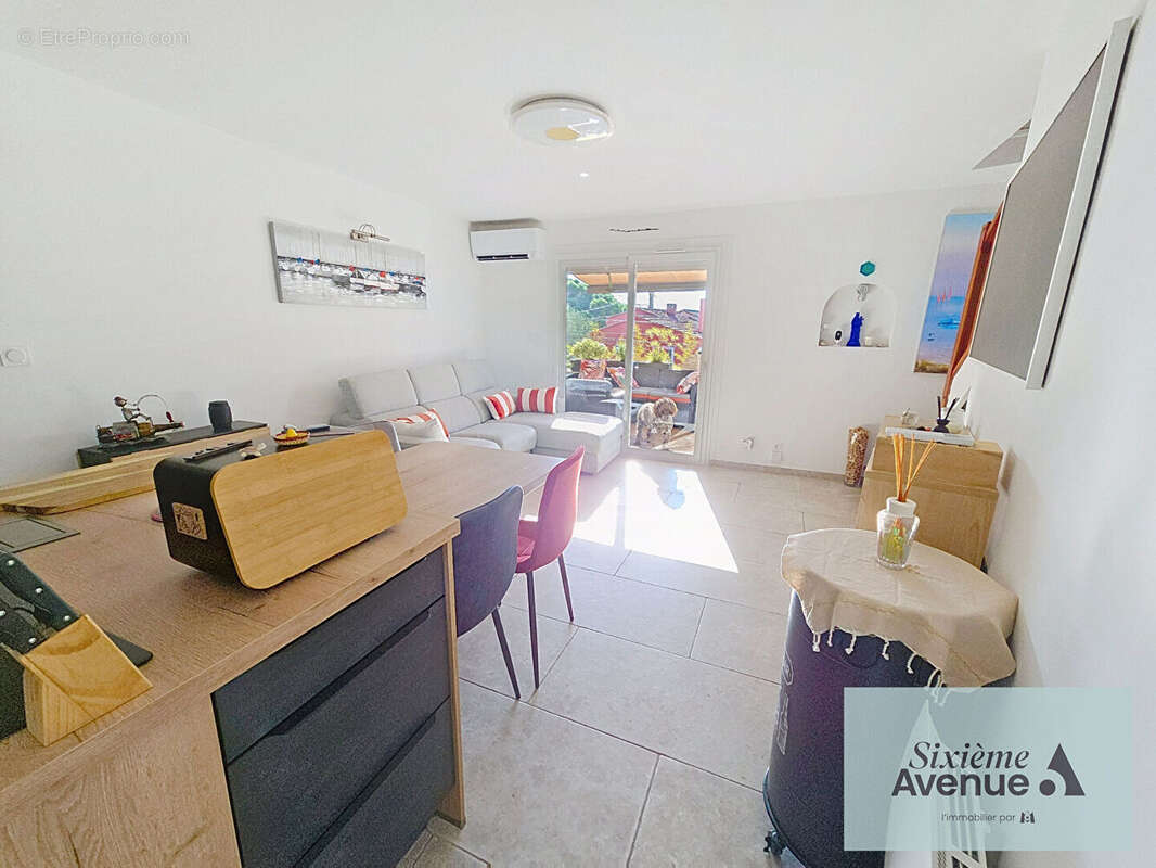 Appartement à SIX-FOURS-LES-PLAGES