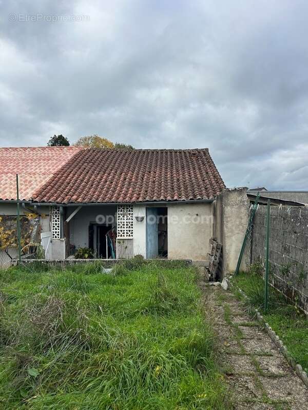 Maison à CHATEAUPONSAC