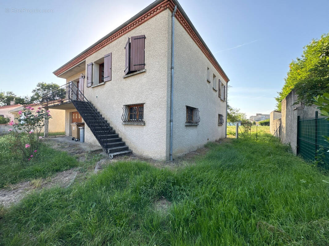 Maison à SAINT-JUERY