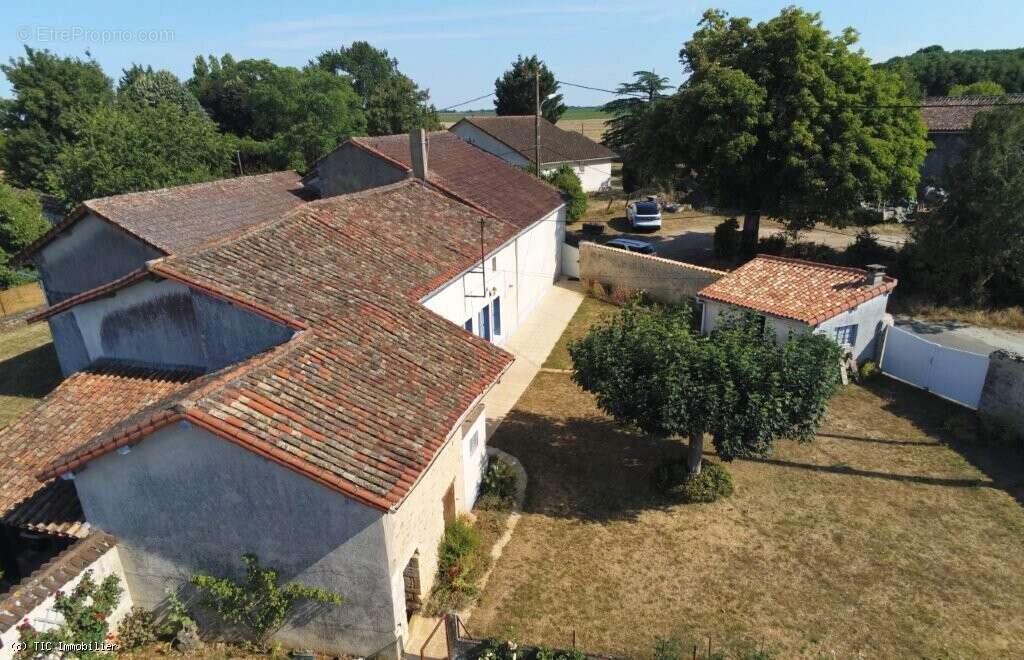Maison de Campagne Proche Ruffec Avec Grange et Belles Vues - photo 24
